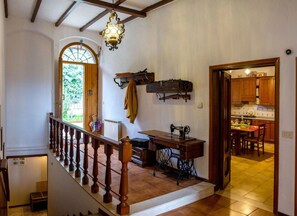 Interior - Holiday Home 'Amazing Tuscany Window' with Sea View, Wi-Fi and Air Conditioning (Montemassi)