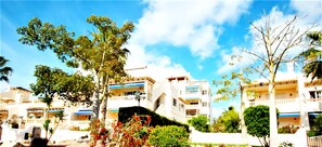 Exterior - Holiday Home with Shared Pool, Terrace & Wi-Fi (Orihuela)