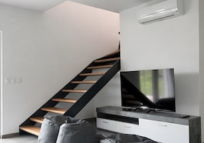 Interior - Holiday Home 'Forest Village' with Mountain View, Shared Pool and Wi-Fi (São João das Lampas)