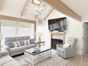 TV, fireplace, stereo - Nicely furnished Oyster Catcher 404 (Pawleys Island)