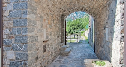 Holiday Home Il ciliegio sul lago with Lake View, Terrace & Garden