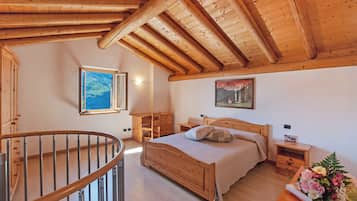 1 bedroom, bed sheets