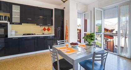 Iris Apartment Lake Maggiore with Lake View, Balconies, Air Conditioning and Wi-Fi