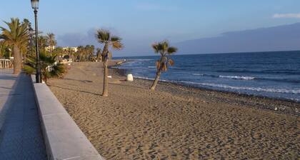 Apartment '2 Bed-rooms with A View' with Sea View, Wi-Fi and Air Conditioning