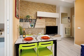 Dining - Sweet Chloe Milano Apartment with a Balcony and Wi-Fi (Milano)