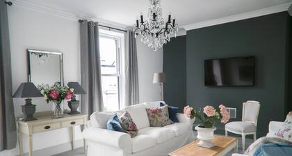 Deluxe 3 bedroom apartment