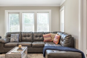 Smart TV - Private Parking/Comfy Bed/25mins to ORD>MDW>DT>HOSP (Berwyn)