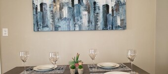 Private Parking/Comfy Bed/25mins to ORD>MDW>DT>HOSP