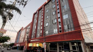 Exterior - HOTEL CALIFORNIA (Angeles City)