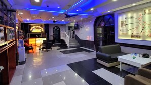 Lobby - HOTEL CALIFORNIA (Angeles City)