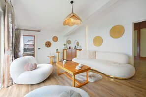 Luxe suite, terras, uitzicht op zee | Woonruimte | Boeken