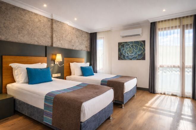 Egyptian cotton sheets, premium bedding, Select Comfort beds, minibar