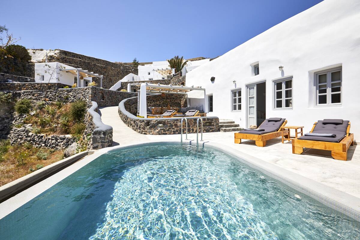 Executive Villa with Pool | 露台/庭院