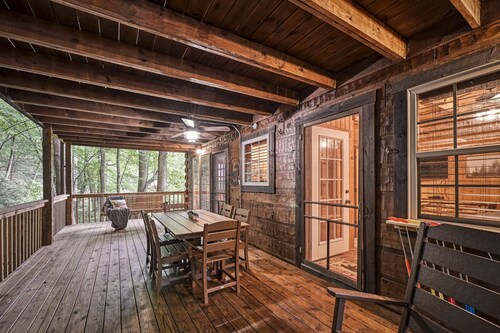 #1 KID'S CABIN!! JUST RENOVATED| CREEK| MINI GOLF⛳️PIRATE PLAY SHIP🏴‍☠️ HOT TUB