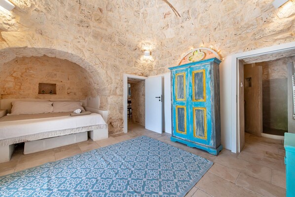 Villa familiar, varias habitaciones, 2 baños (Trullo Fedele Grande125) | 3 habitaciones y ropa de cama 