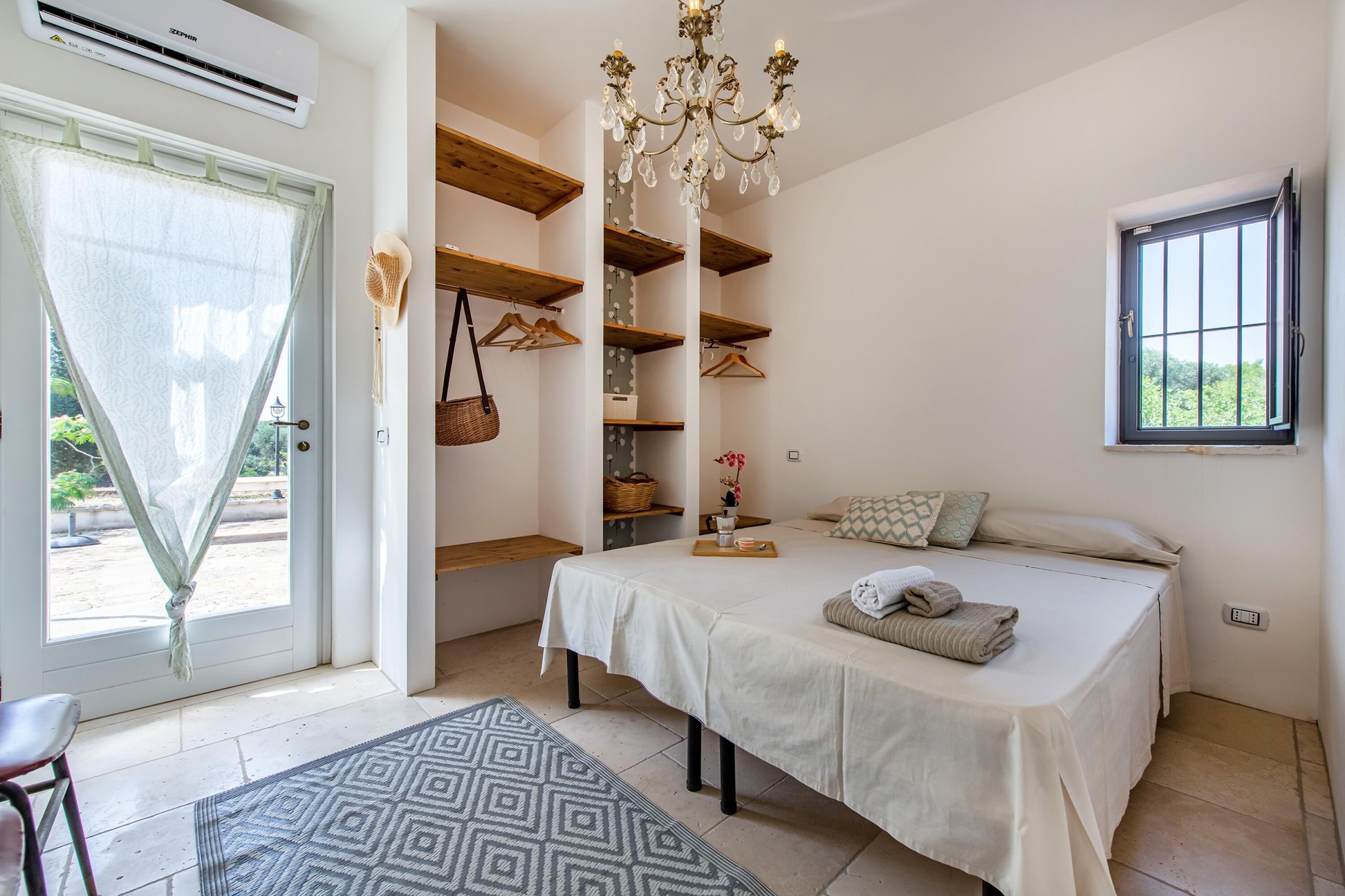 Family Villa, Multiple Bedrooms, 2 Bathrooms (Trullo Fedele Grande125) | 3 bedrooms, bed sheets