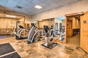 Fitness facility - Ski-Out Keystone Resort Condo w/ Private Balcony (Keystone)