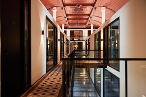 Habitació Deluxe | Roba de llit hipoal·lergògena, minibar i caixa forta a l'habitació 