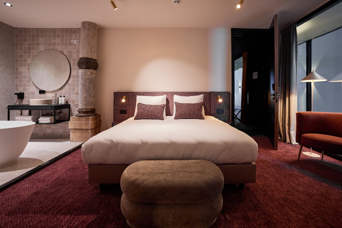 Ropa de cama hipoalergénica y minibar