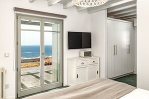 Villa, Multiple Beds | 4 bedrooms, iron/ironing board, free WiFi, bed sheets