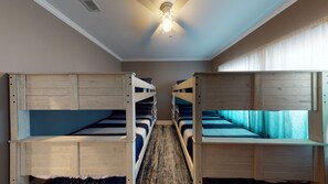 3 bedrooms, iron/ironing board, free WiFi, bed sheets
