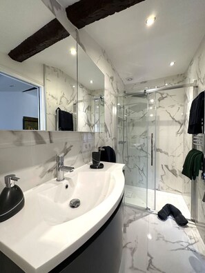 Hair dryer, towels