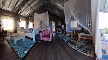 1 bedroom, desk, free WiFi, bed sheets