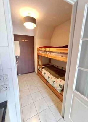1 habitación, wifi gratis y ropa de cama