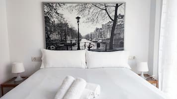 Coffres-forts dans les chambres, fer et planche Ă repasser