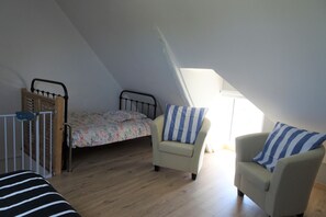 2 Schlafzimmer, Reisekinderbett, kostenloses WLAN
