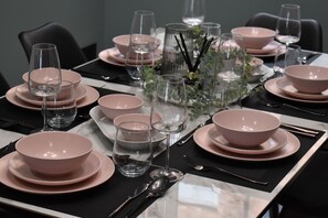 Dining - Central Stays - Luxury 3 Bedroom House in Central Chester (Chester)