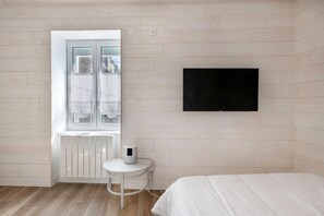 2 室のベッドルーム、アイロン / アイロン台、WiFi (無料)