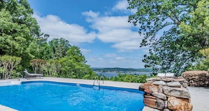 Windsor Estate overlooking the lake