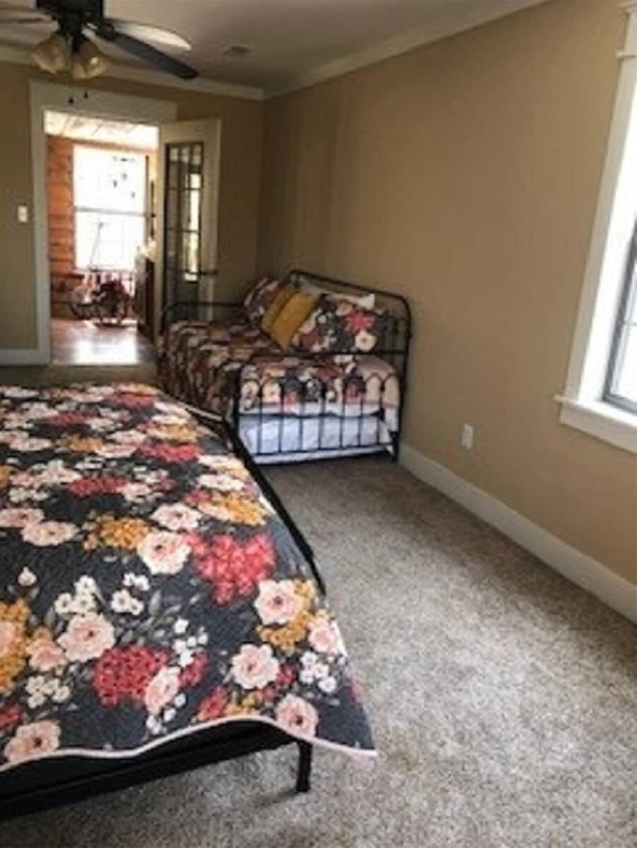 3 bedrooms, iron/ironing board, WiFi