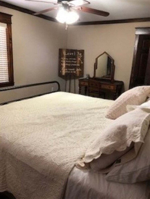 3 bedrooms, iron/ironing board, WiFi