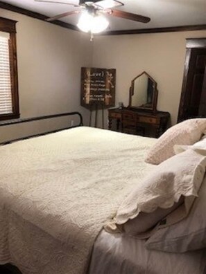 3 bedrooms, iron/ironing board, WiFi