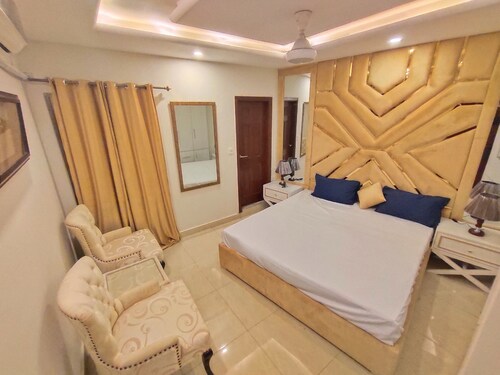 Luxurious & Cozy 1BHK Apartment,WiFi+Smart TV