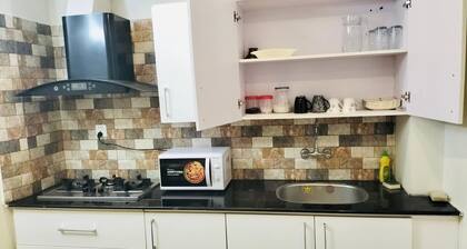 Luxurious & Cozy 1BHK Apartment,WiFi+Smart TV