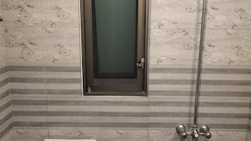 Een bad/douchecombinatie