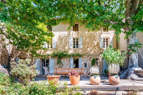 Maison provençale avec cour & bassin - Provence