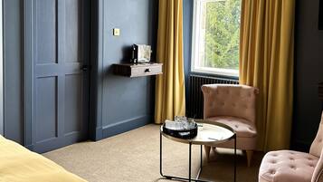 Family Room | Blackout drapes, free WiFi