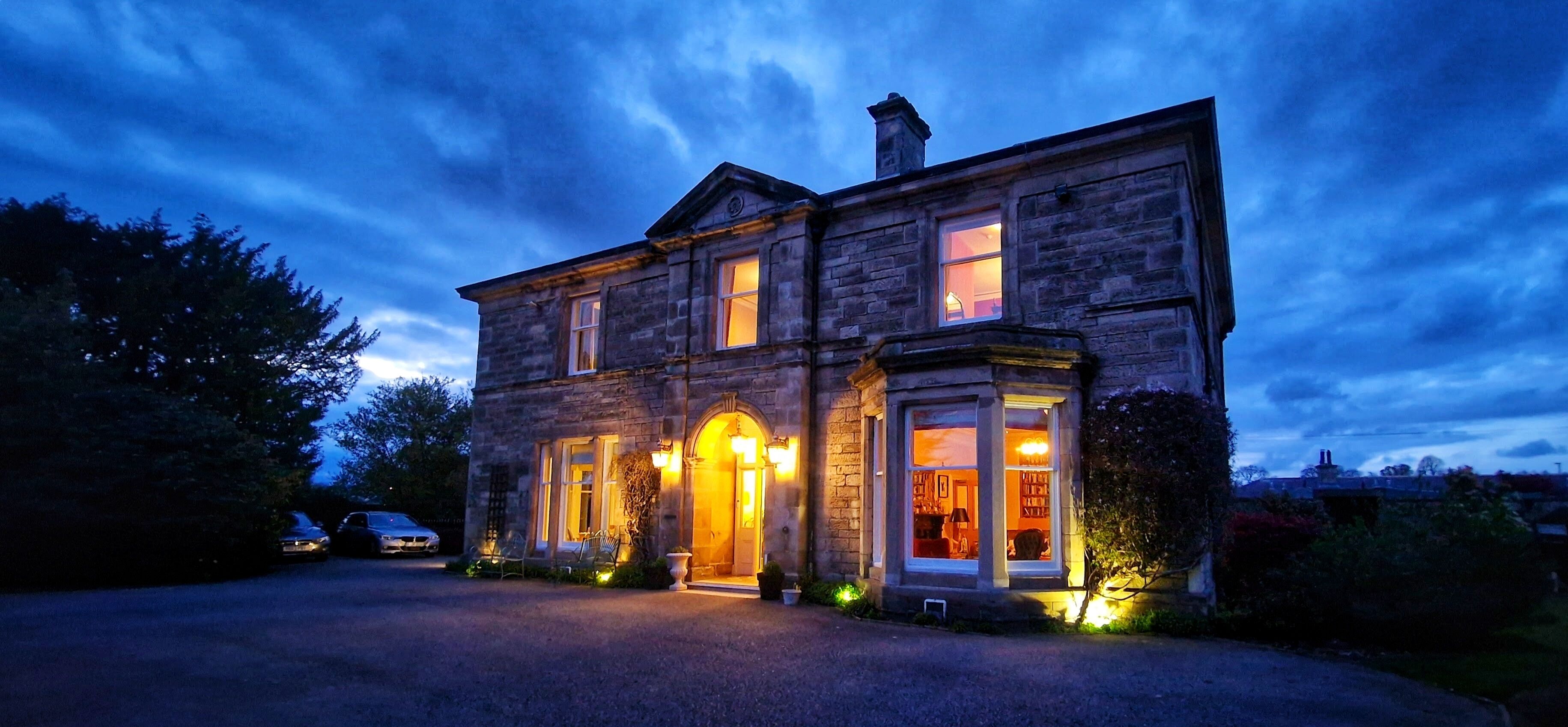 Mặt tiền nơi lưu trú