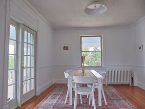 Dining - Charming, 1876 Dutch Colonial, walk to town! (Stonington)