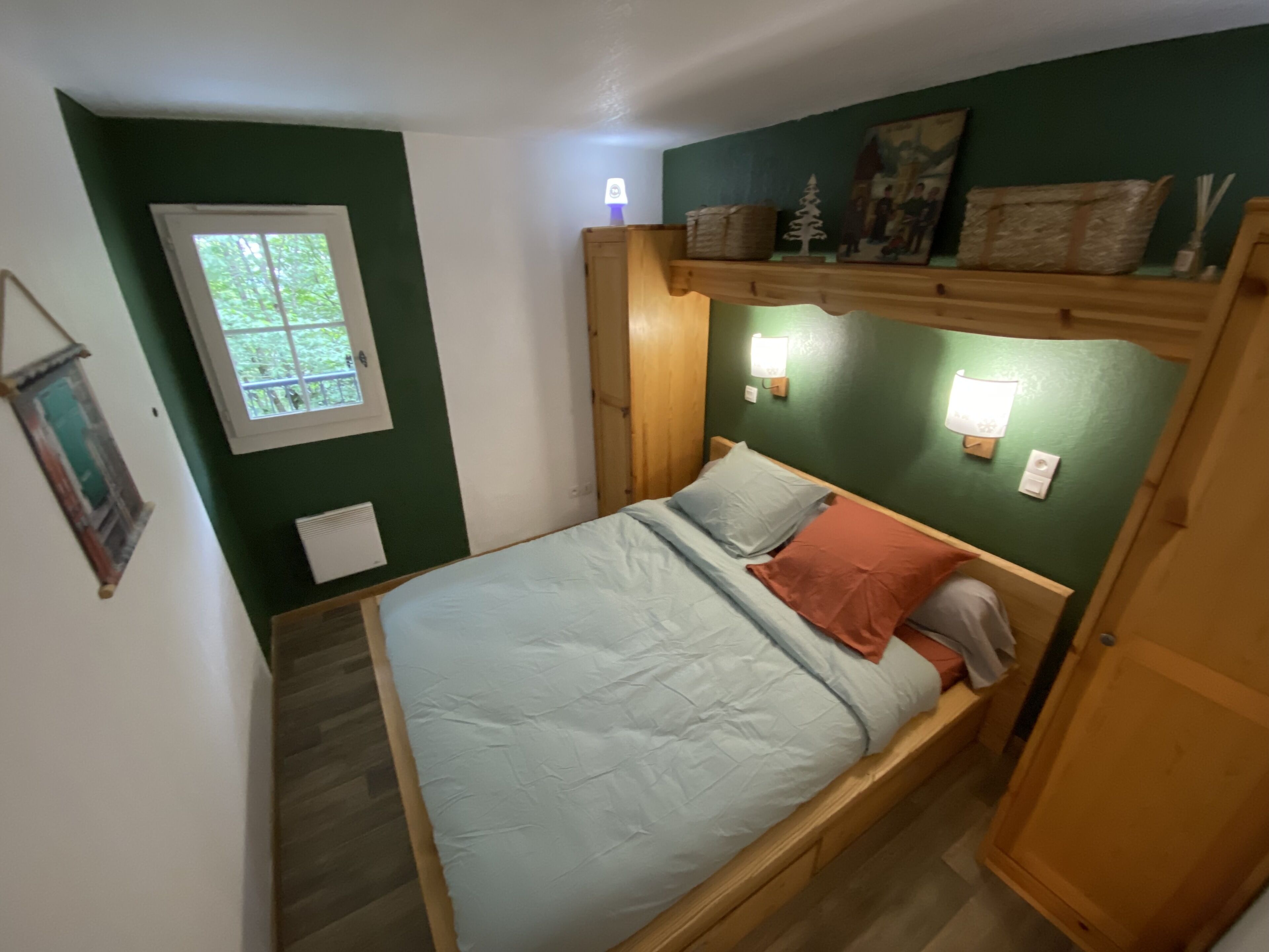 2 chambres, fer et planche à repasser, Wi-Fi gratuit, draps fournis