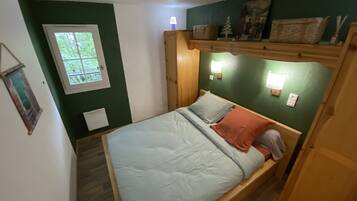 2 chambres, fer et planche à repasser, Wi-Fi gratuit, draps fournis