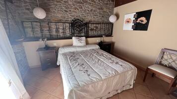 Habitació doble Comfort | 1 dormitori, decoració individual i mobiliari individual