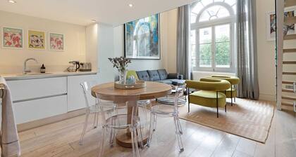 The Artists Hideaway-2 bed Paddington, by Out of Office Lifestyle
