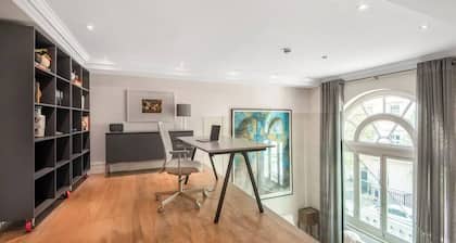The Artists Hideaway-2 bed Paddington with AC, by Out of Office Lifestyle