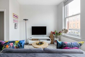 TV, escritórios