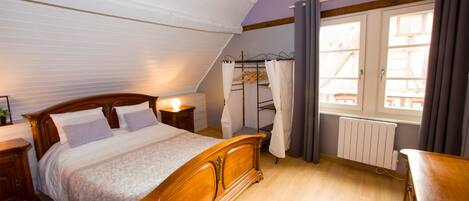 2 chambres, fer et planche Ă repasser, Wi-Fi, draps fournis